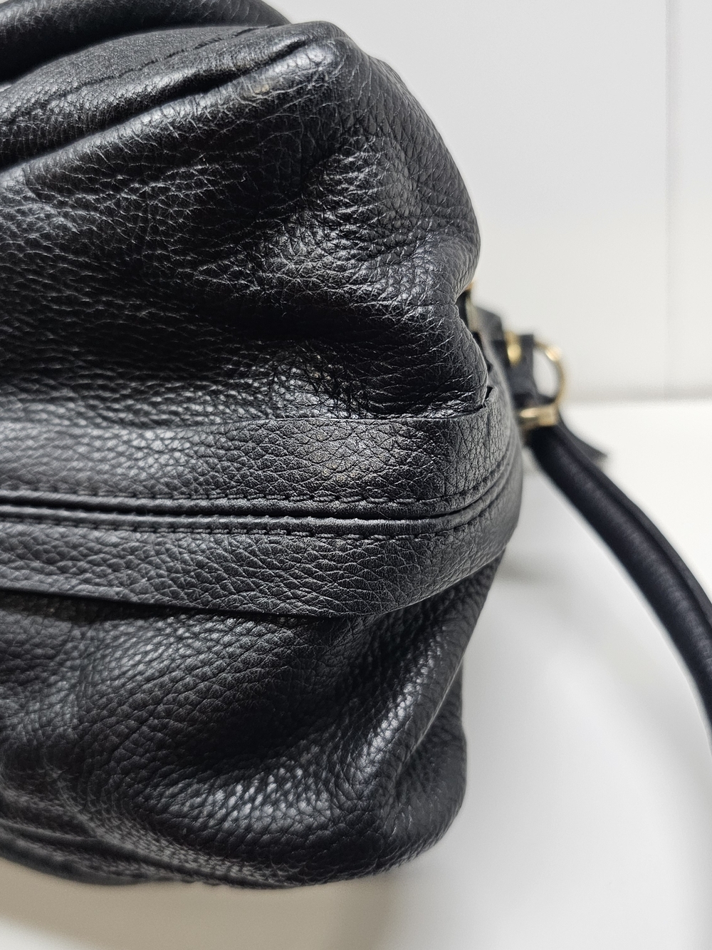 Chloe Paraty Black Leather Shoulder Bag with Gold Hardware - Picture 5 of 15